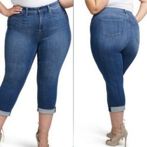 NEW Essentials Straight Leg Jeand 26/28W